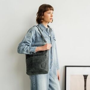 Chic Black Crossbody Bag